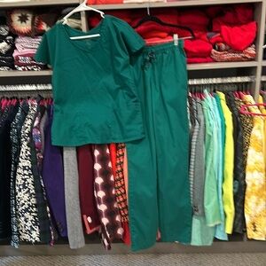 Jaanuu green straight leg scrub set size XS